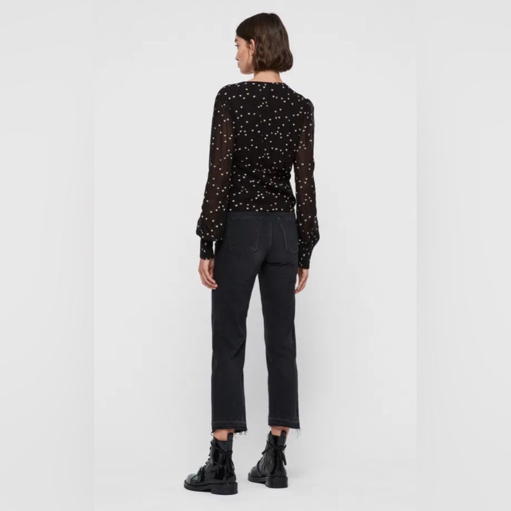 Amalie Hearts Top – Romantic & Modern Elegance - Picture 3 of 8
